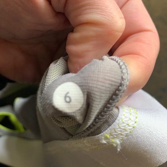 Lululemon sports bra - Picture 5 of 5